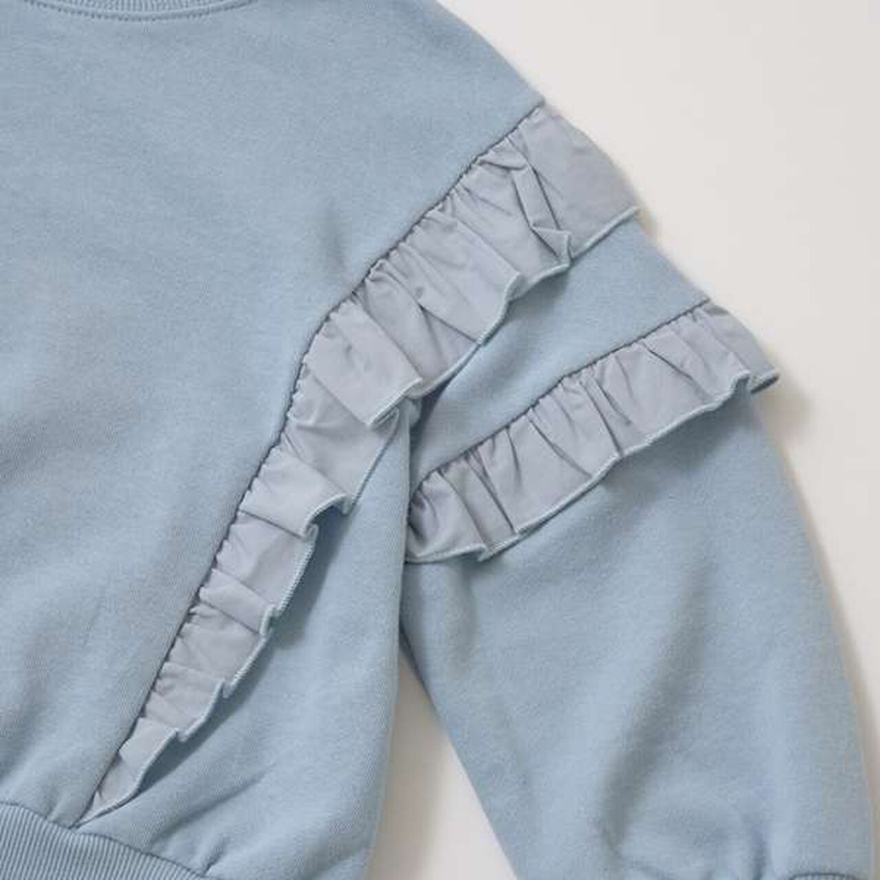 Pilling-Resistant Frill Sweatshirt,Milky white, large image number 14