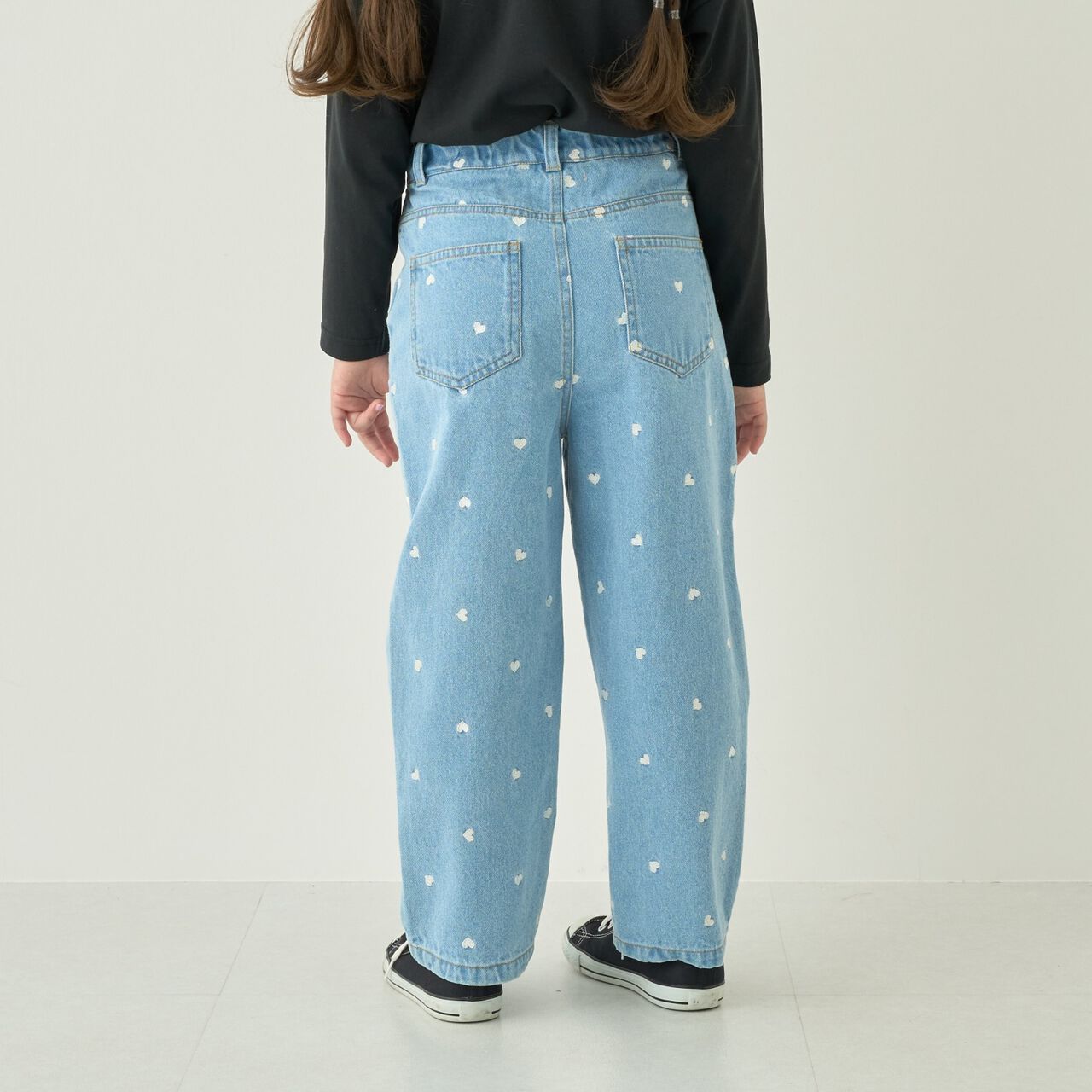 [Soft Denim] Heart Embroidered All-Over Pattern Barrel-Leg Pants for Girls [Kids],Blue, large image number 4