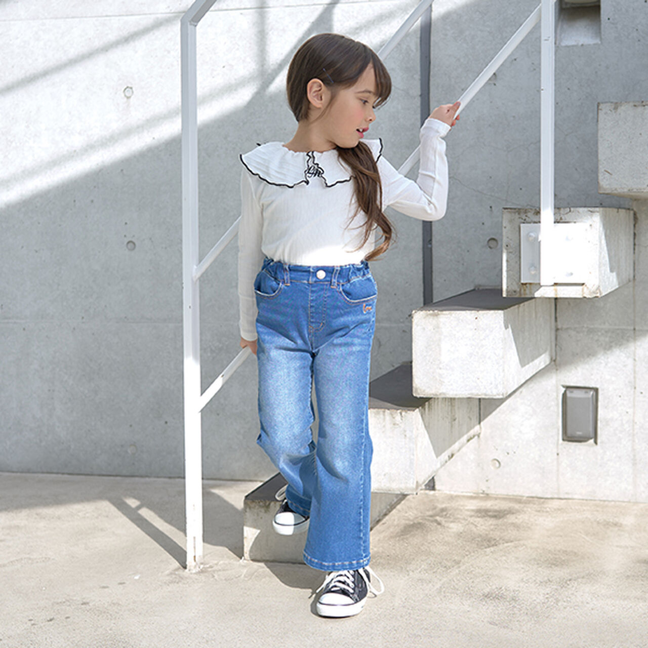 Beautiful Silhouette Stretch Flare Denim Pants,Sax blue, large image number 2