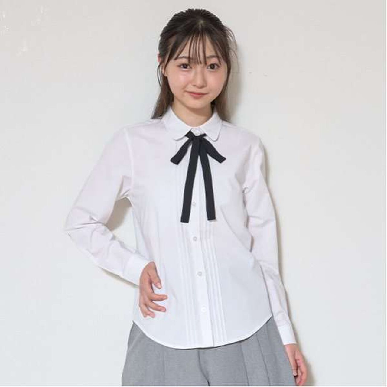 Easy-Care Graduation Bow Tie Blouse,Off white, large image number 17