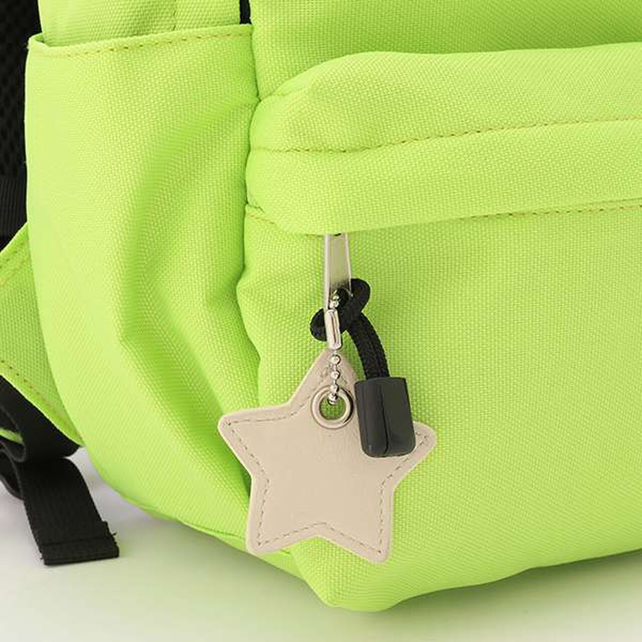[Web Exclusive] V Pocket Backpack,Yellow green, large image number 6