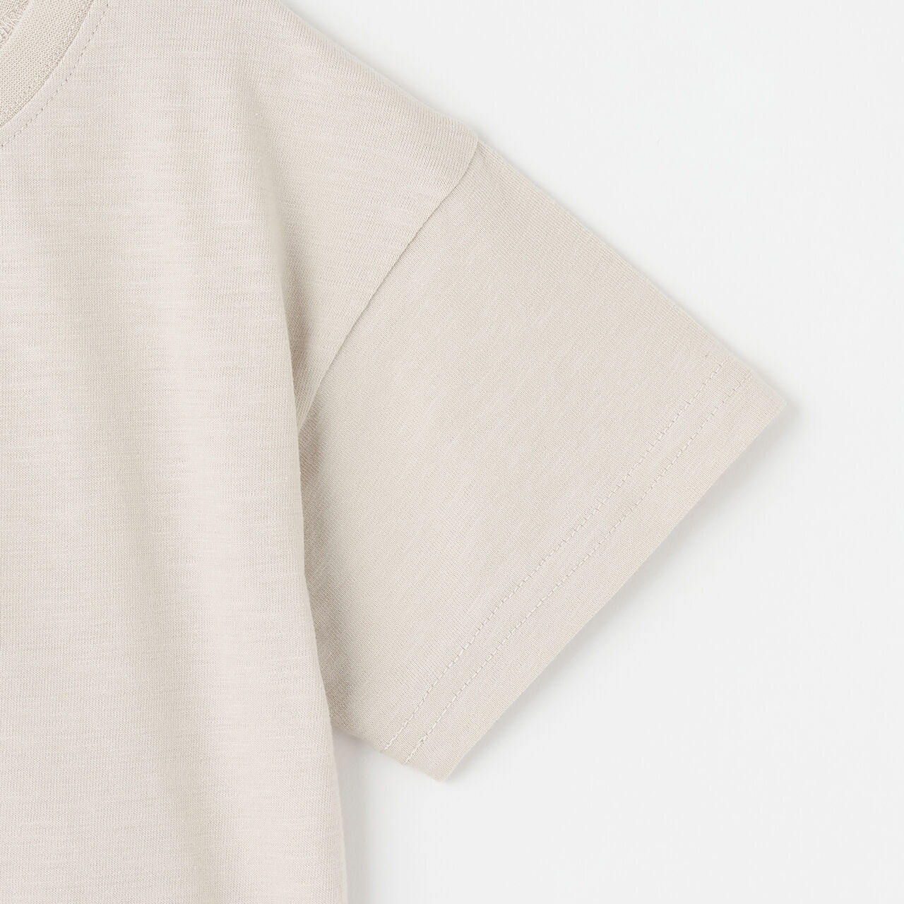 [Cool Touch] Back Appliqu&eacute; Short Sleeve T-Shirt,Beige, large image number 15