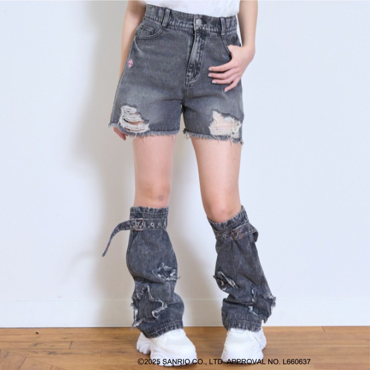 [My Melody & Kuromi] Distressed Shorts,Gray, large image number 13