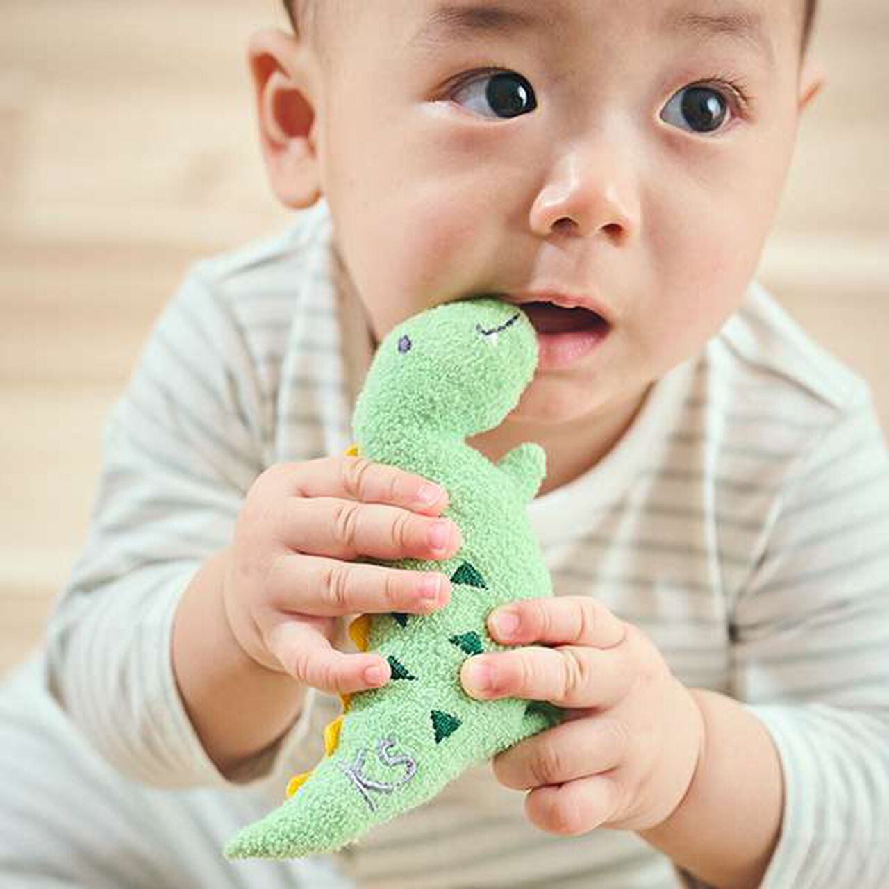 Creature Rattle,Beige, large image number 6