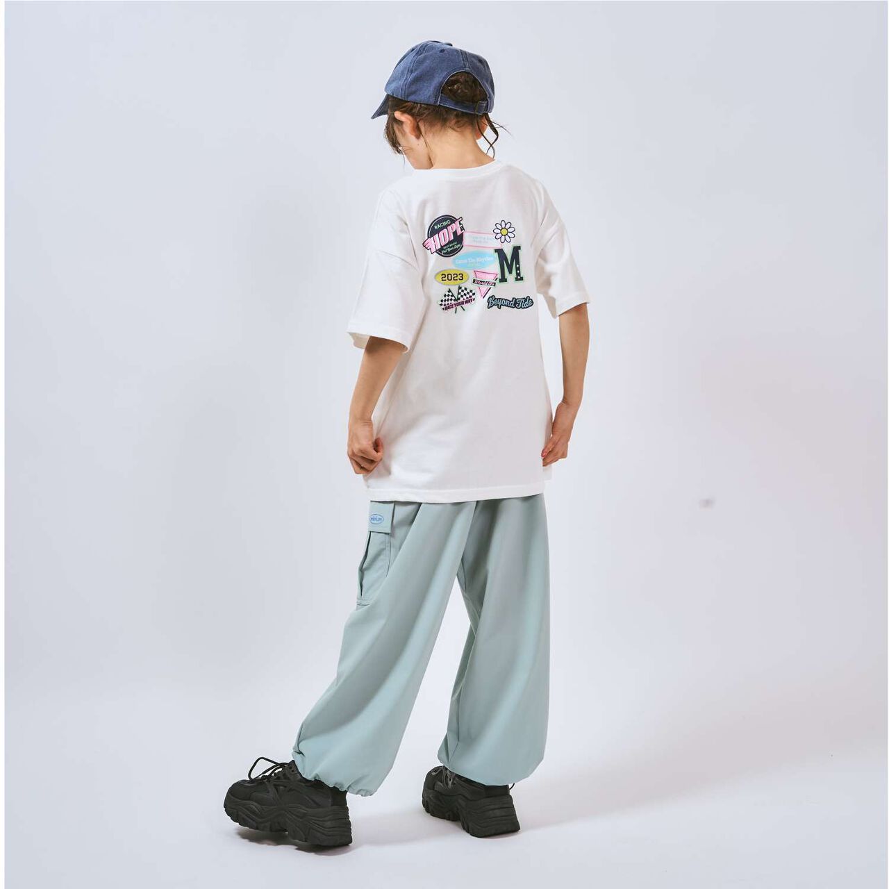 Loose Short Sleeve T-Shirt with Back Patch,Charcoal gray, large image number 11
