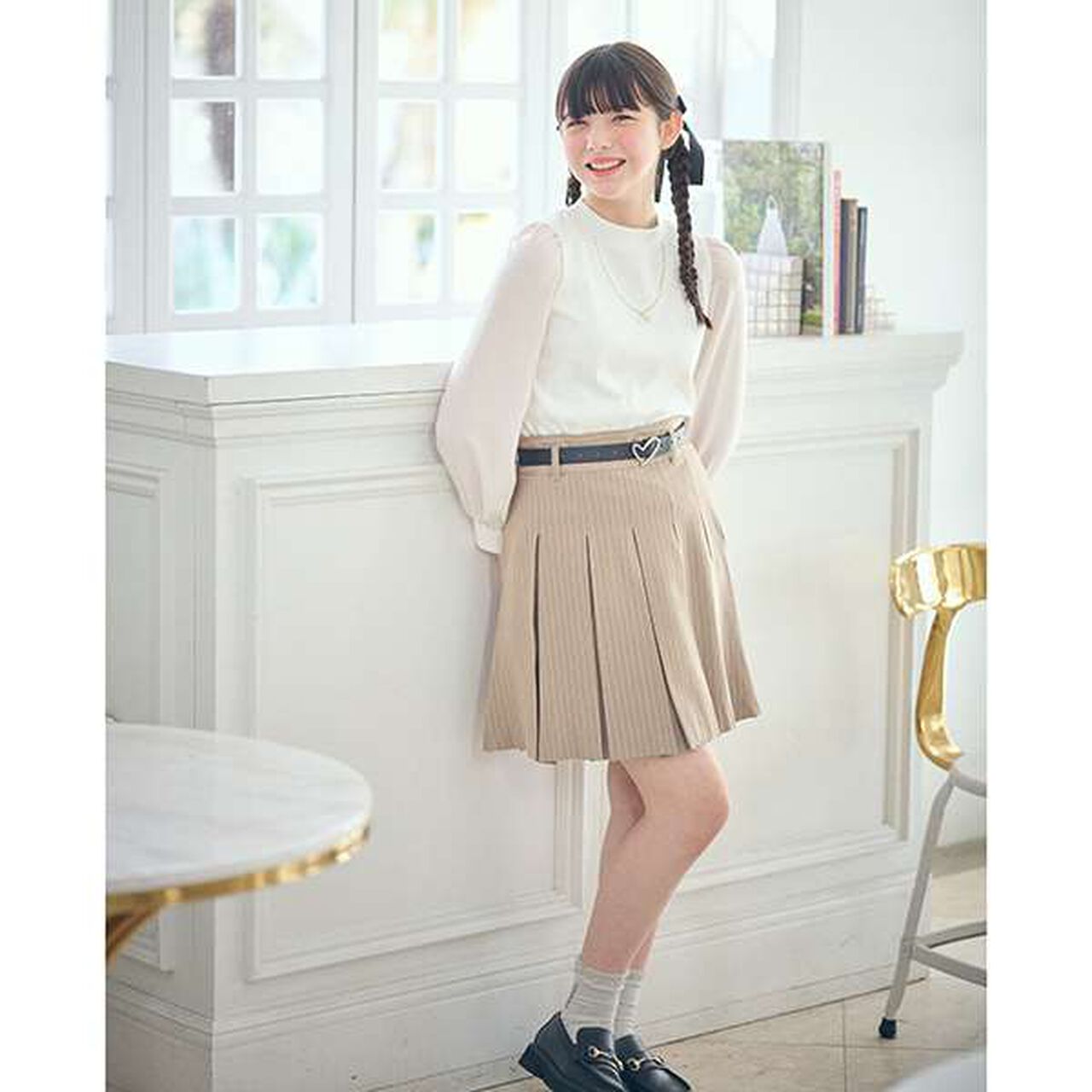Pleated Skirt with Heart Buckle Belt (with Spats),Beige, large image number 9
