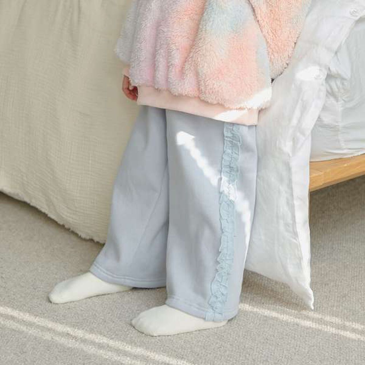 Pilling-Resistant Side Frill Wide Sweatpants,Charcoal gray, large image number 19