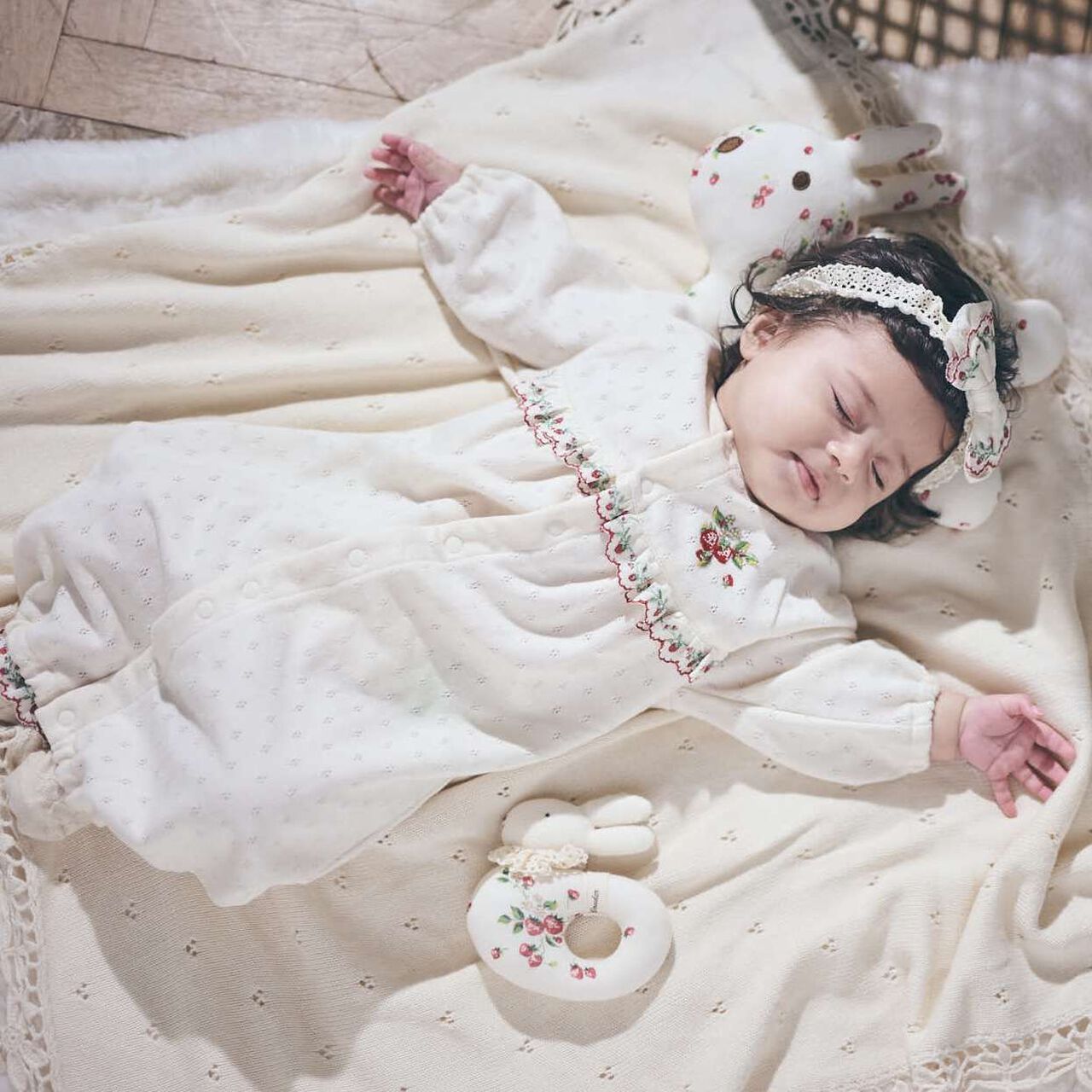 Wild Strawberry Yoke Switch 2WAY Romper [Organic] [Made in Japan],Pearl white, large image number 1