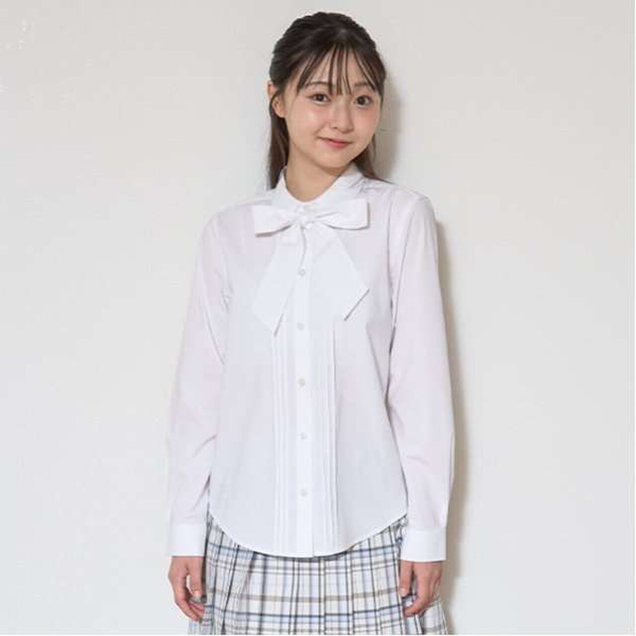 Easy-Care Graduation Bow Tie Blouse,Off white, large image number 0