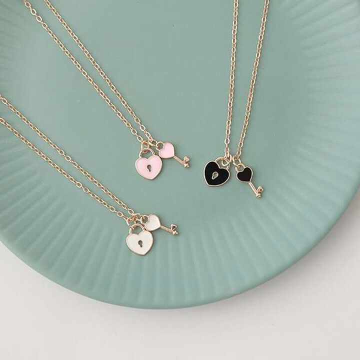 Heart Key Necklace,Pink, medium image number 1