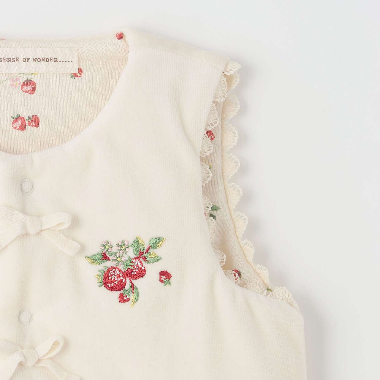 Wild Strawberry Embroidered Vest [Organic] [Made in Japan],Pearl white, large image number 4