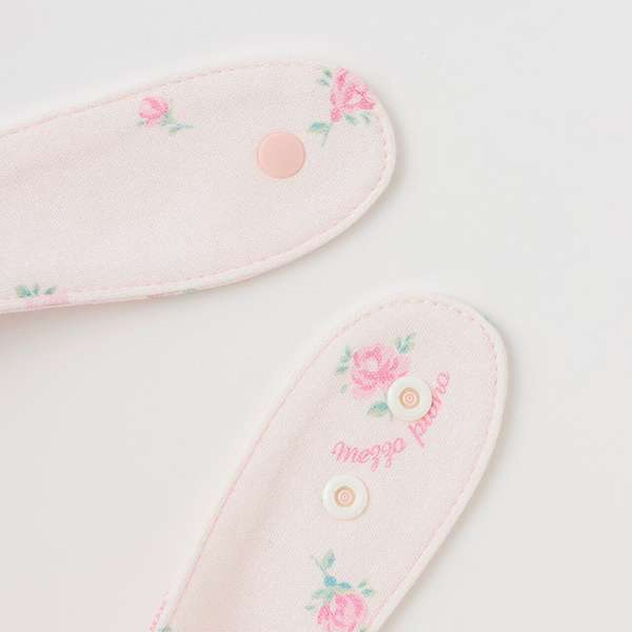 Ribbon & Rose Pattern Bib and Socks Set [Box Included],Light pink, large image number 2