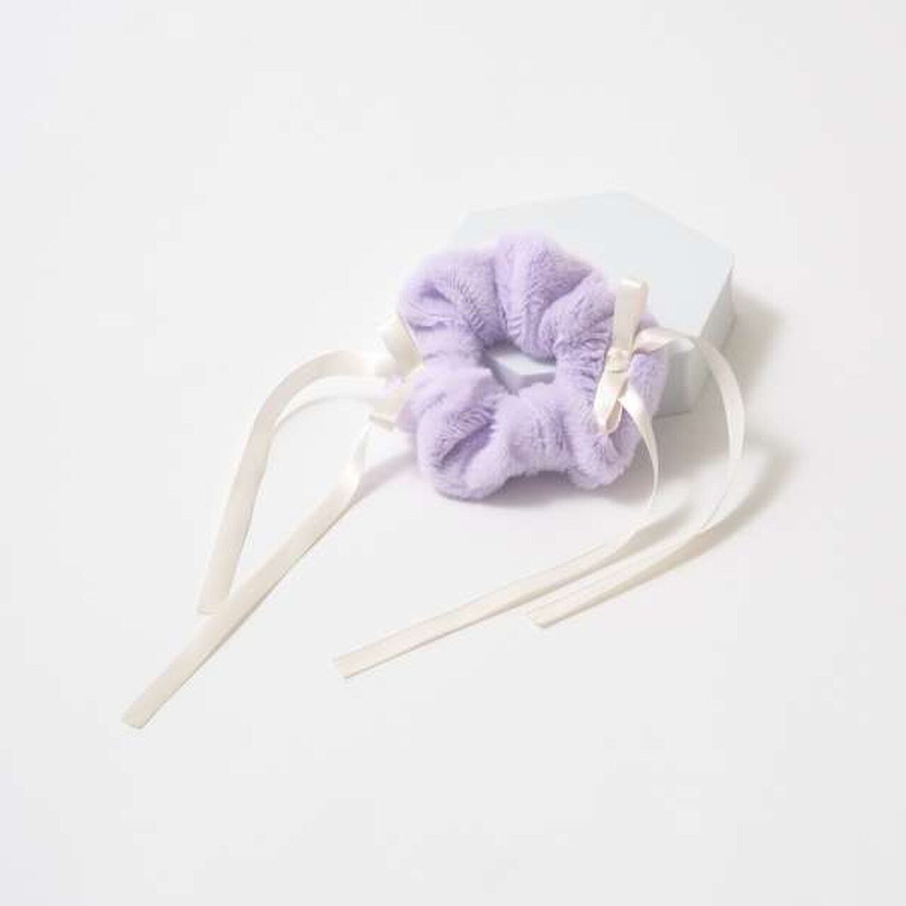 Ribbon-Trimmed Faux Fur Scrunchie,Blue gray, large image number 6