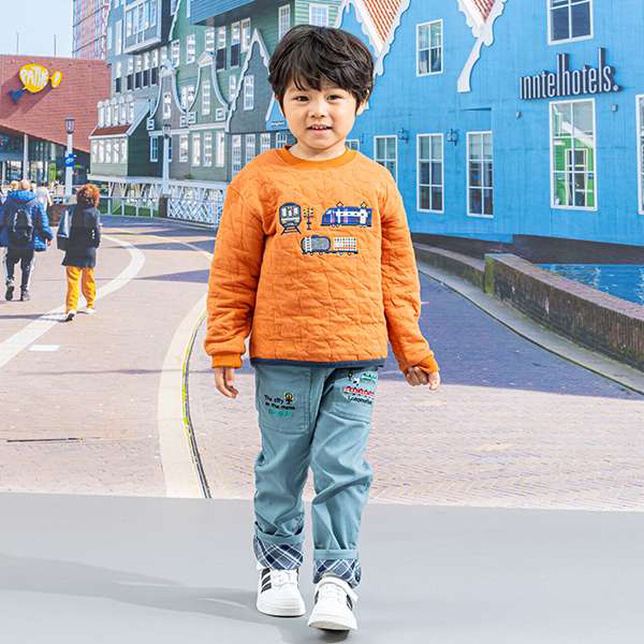 Train Appliqu&eacute; Star Quilted Sweatshirt,Light beige, large image number 3