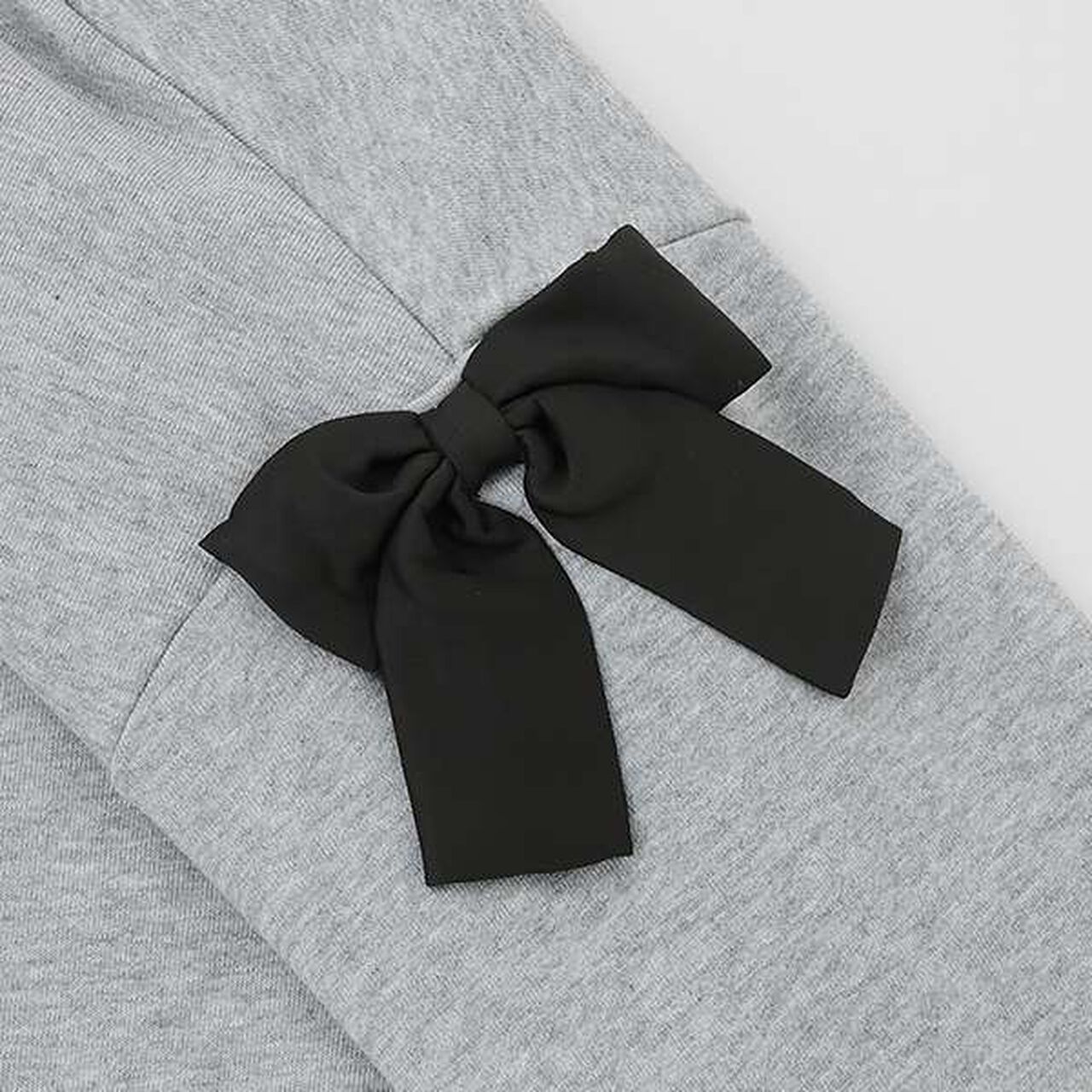 Sweatshirt with Shoulder Ribbons and Necklace,Black, large image number 9