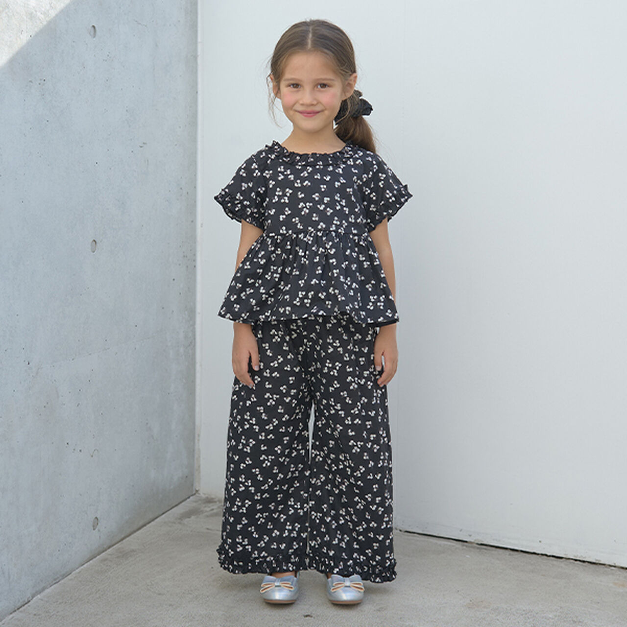 Frill Blouse & Frill Wide Pants Outfit Set,Black, large image number 0