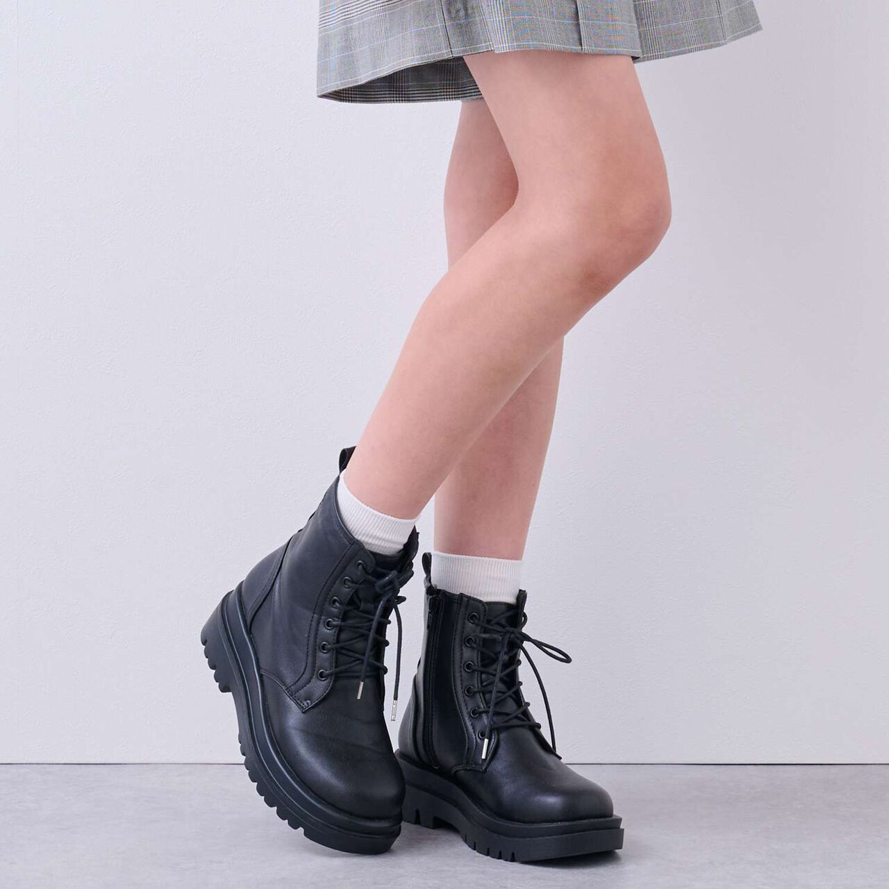 Lightweight Sole Thick-Soled Lace-Up Boots,Black, large image number 11